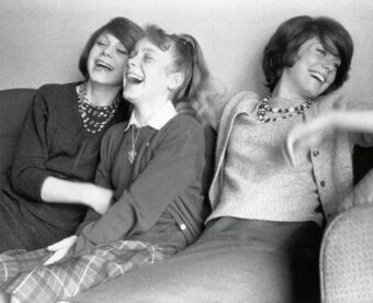   Silvija Dorleka ar māsām